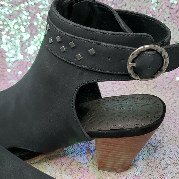 Bare Traps Reining Size 6 M - Picture 10 of 14